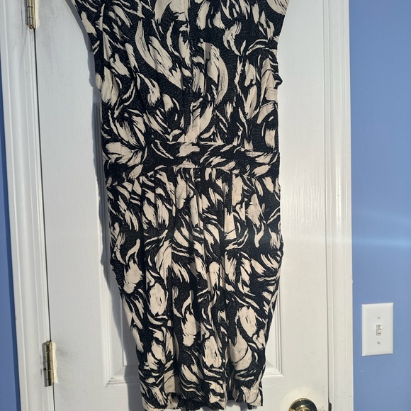 Size 12 French Connection Cream and Black print Dress - Picture 3 of 5